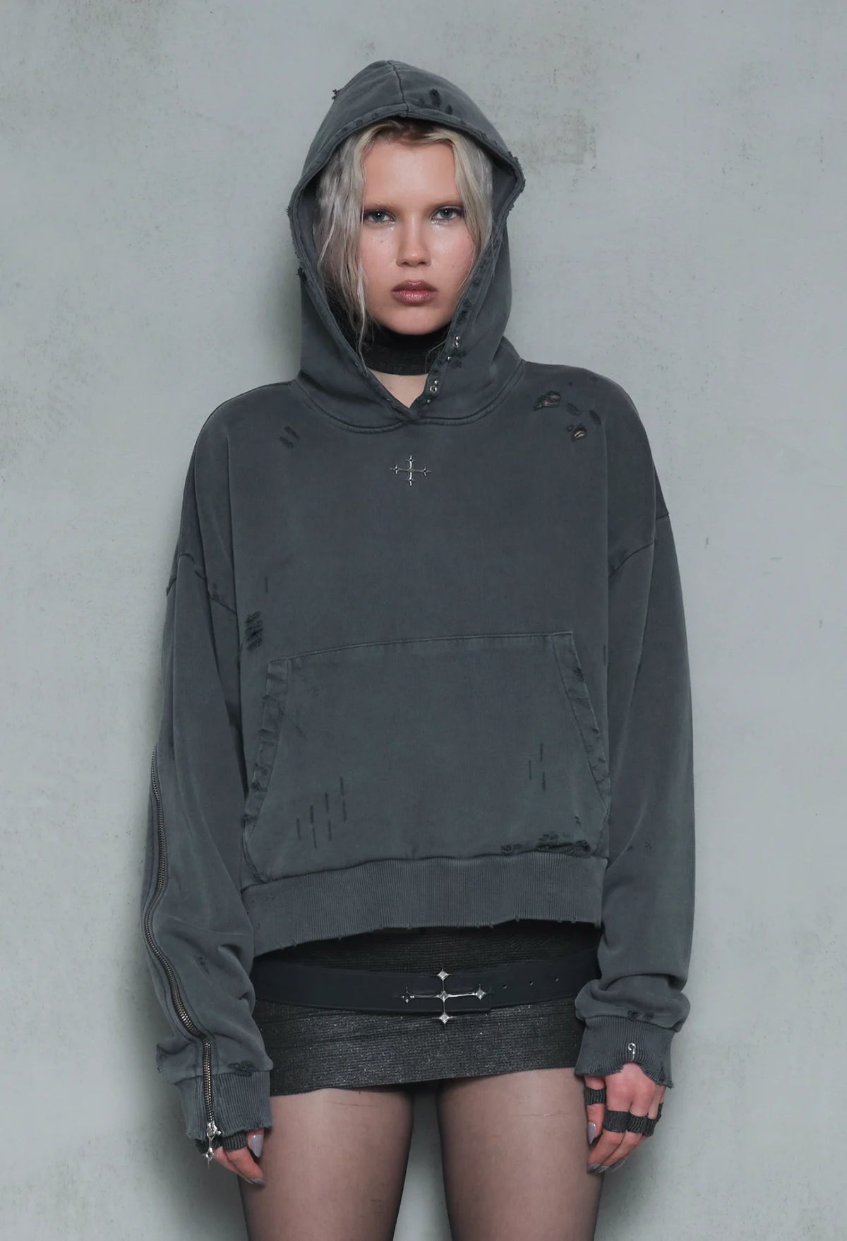 Hoodie boxy dark grey distressed 001