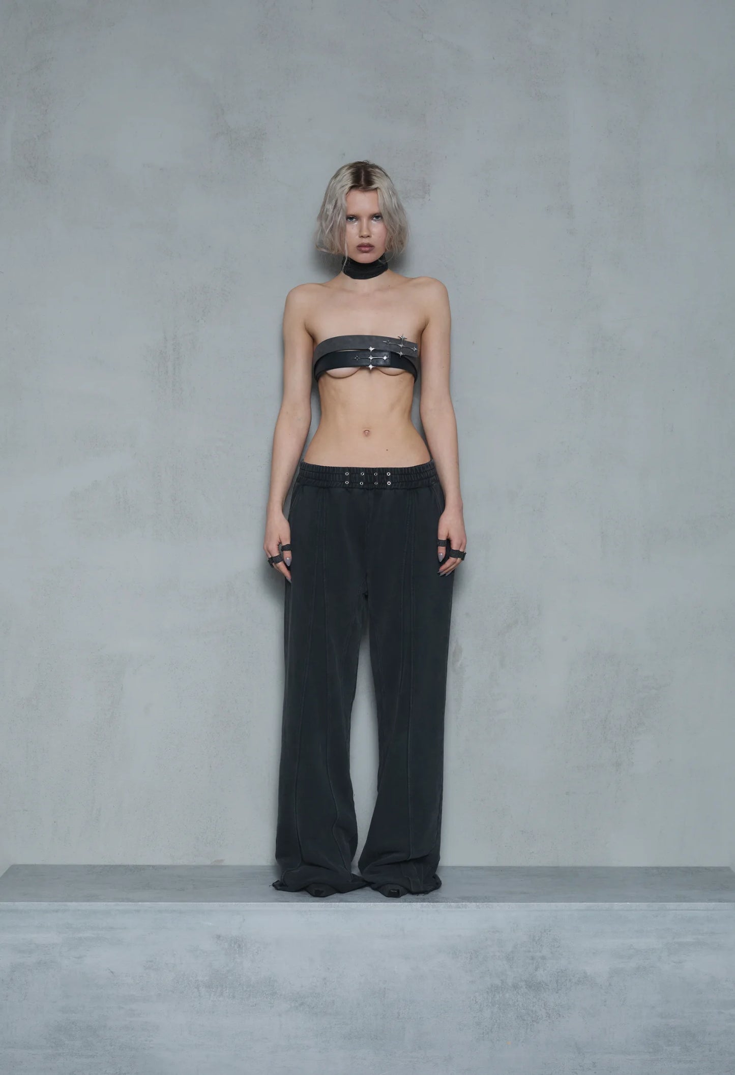 Sweatpants Baggy Stacked Dark Grey 001