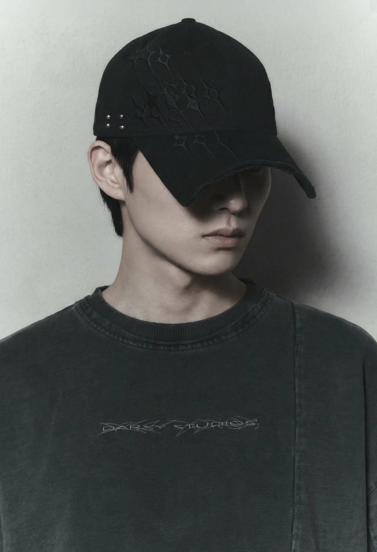 Darxy Pierced Cap Black 001