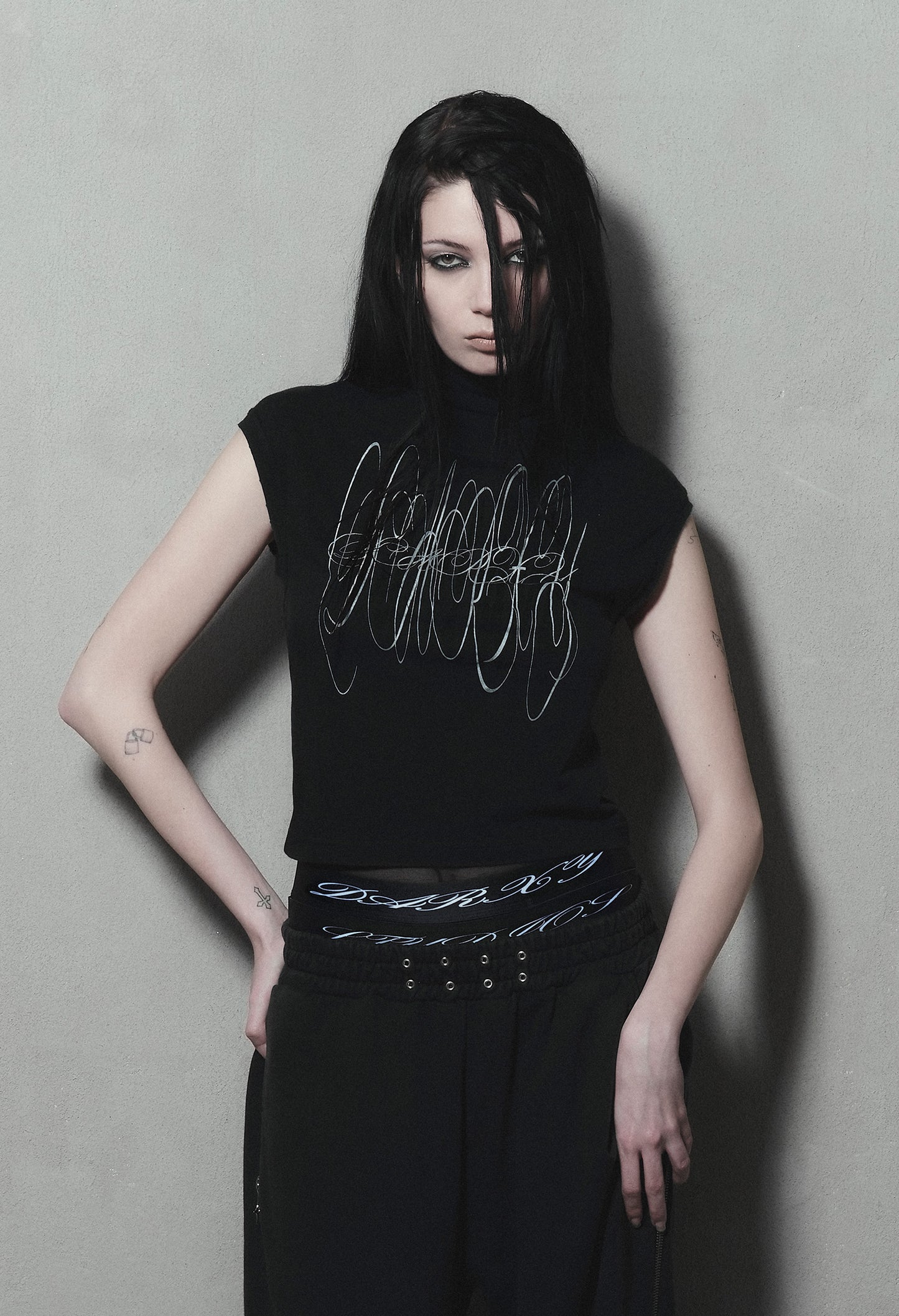 Baby Tee "Signature" Black 002