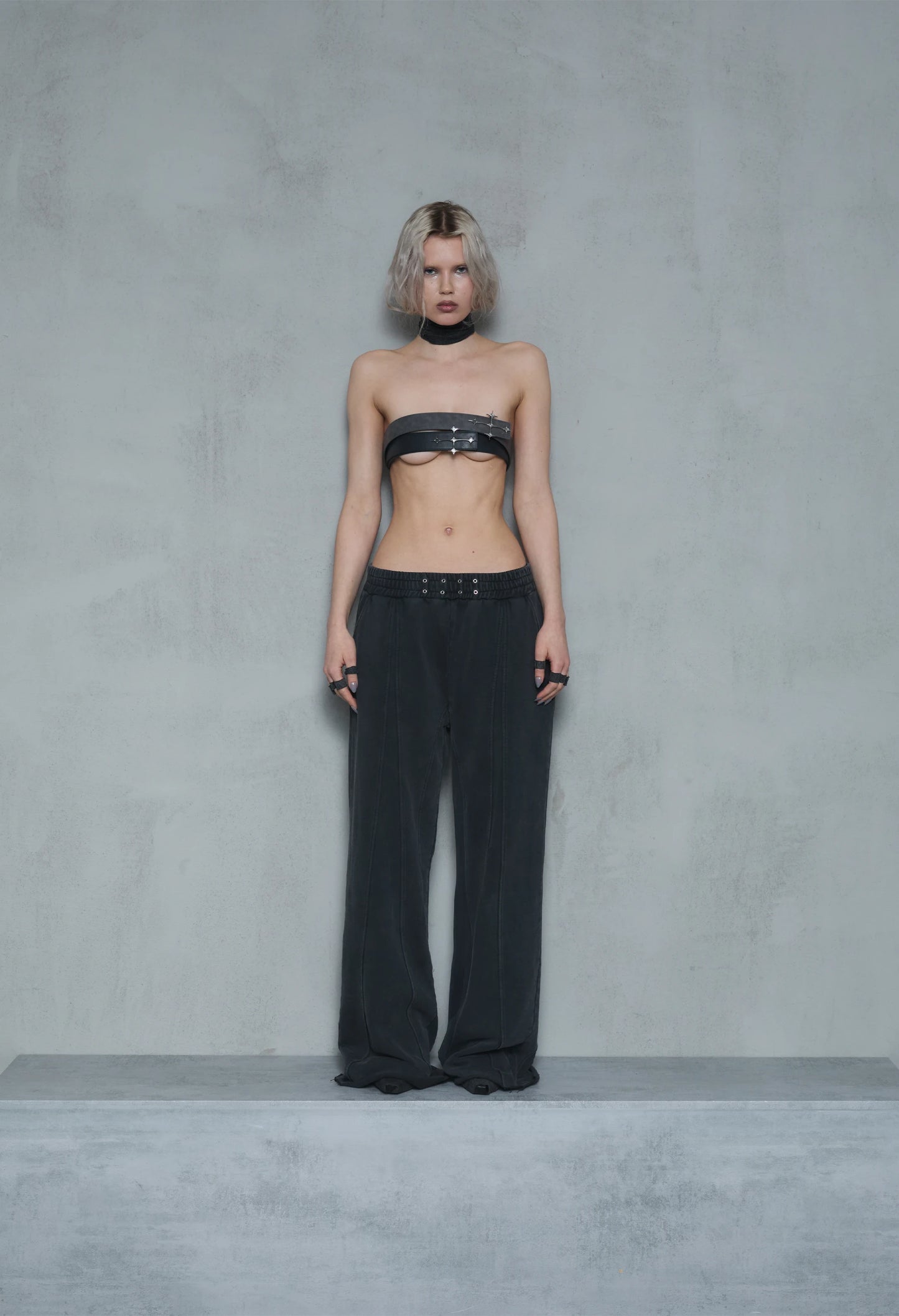 Sweatpants Baggy Stacked Dark Grey 001