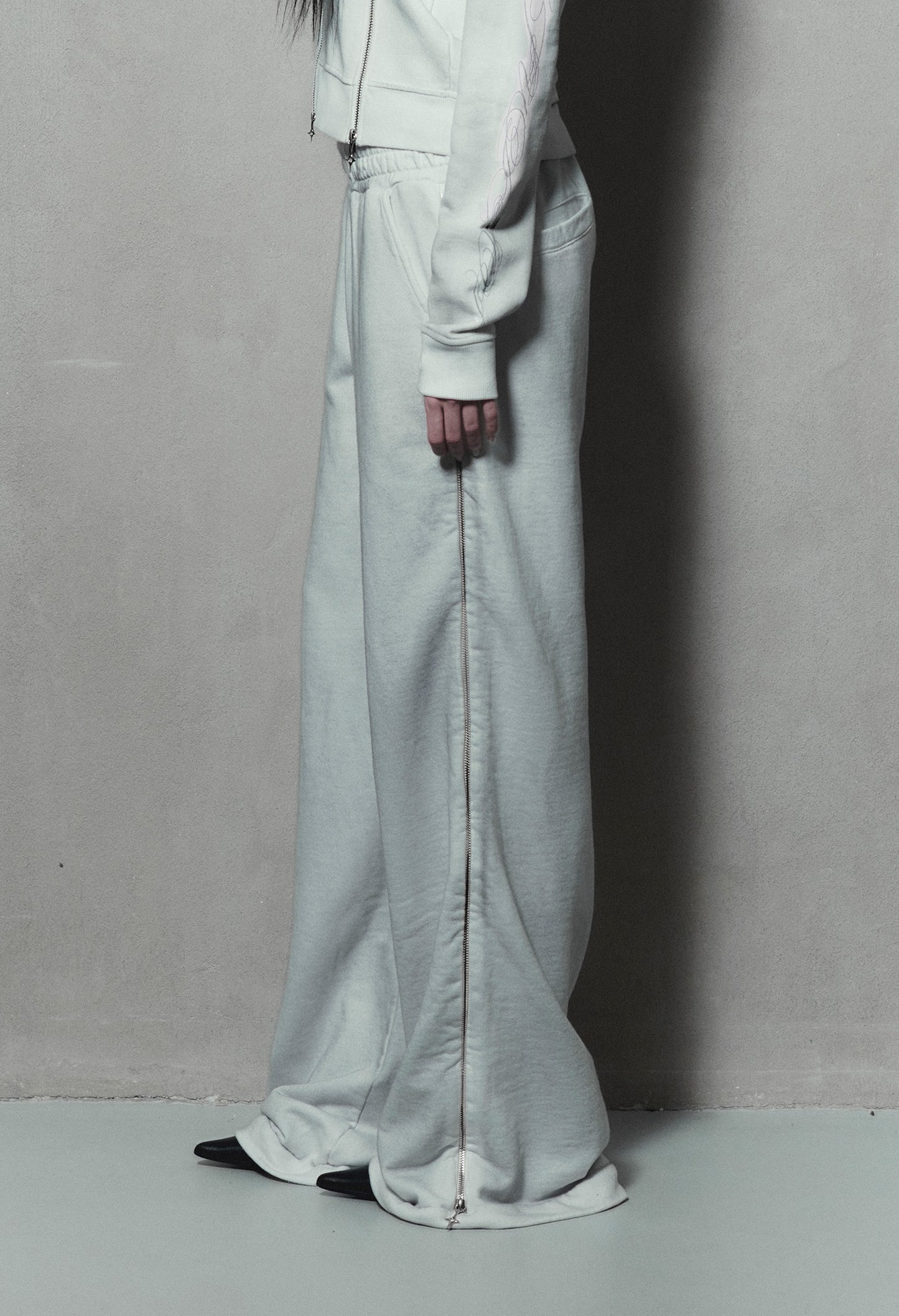 Sweatpants Left Zip White "Dirt" 002